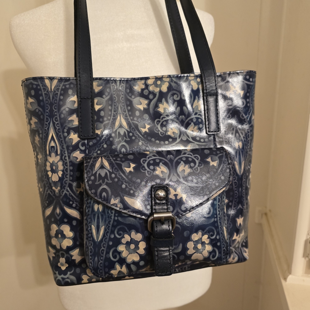 Patricia Nash Navy and Cream Floral Tote, NWOT